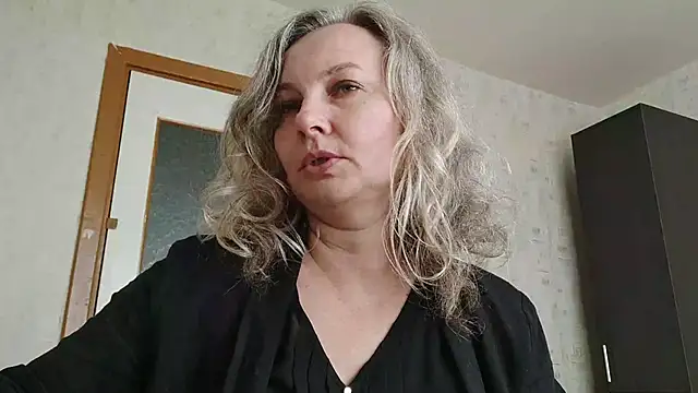 Snapshot of EdithManning chatting on 05/11/26, 02:45 EdithManning online show from 05/11/26, 02:45