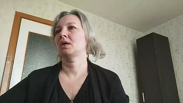 Snapshot of EdithManning chatting on 05/16/26, 05:48 EdithManning online show from 05/16/26, 05:48