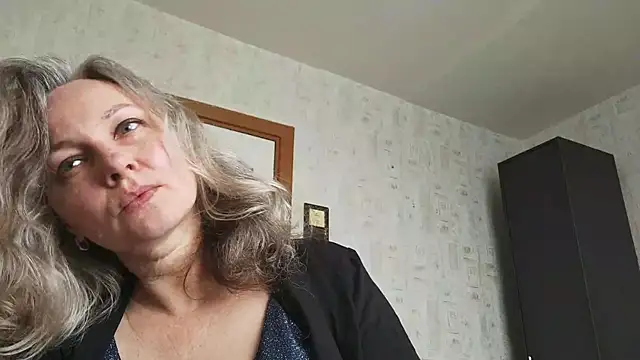Snapshot of EdithManning chatting on 06/02/26, 07:43 EdithManning online show from 06/02/26, 07:43