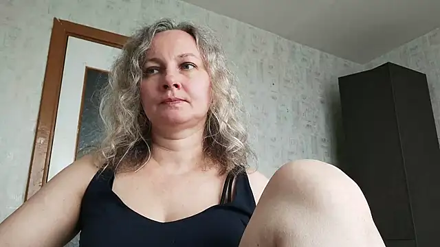 Snapshot of EdithManning chatting on 06/08/26, 06:58 EdithManning online show from 06/08/26, 06:58