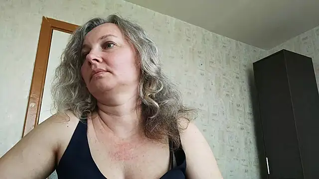 Snapshot of EdithManning chatting on 06/10/26, 07:40 EdithManning online show from 06/10/26, 07:40
