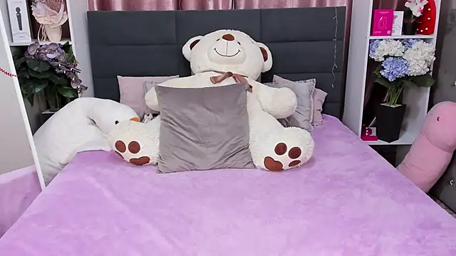 MiaKarlos online show from 02/08/26, 01:42