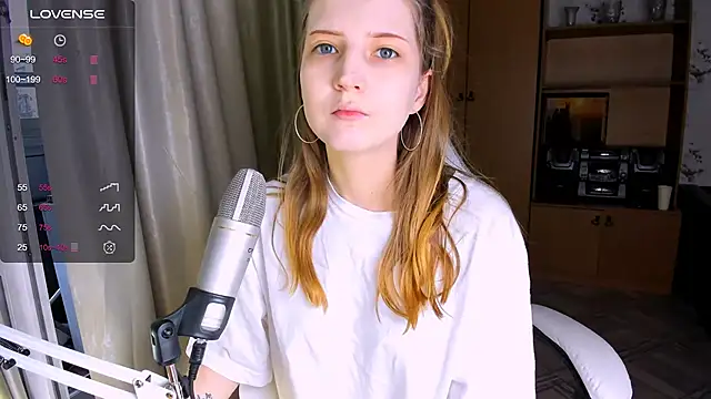 princessaalicc online show from 11/30/25, 12:42