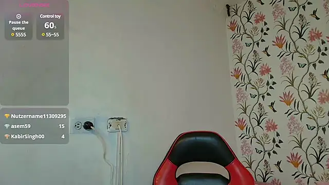 Snapshot of lucia_brown chatting on 01/13/25, 02:21 lucia brown online show from 01/13/25, 02:21