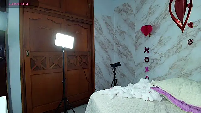 Snapshot of lucia_brown chatting on 02/14/25, 08:26 lucia brown online show from 02/14/25, 08:26