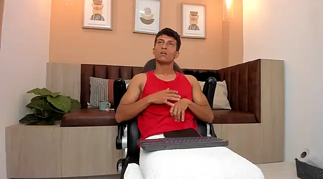 wolf james123 online show from 01/31/25, 02:28