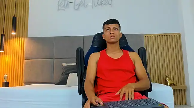 wolf james123 online show from 02/05/25, 03:02