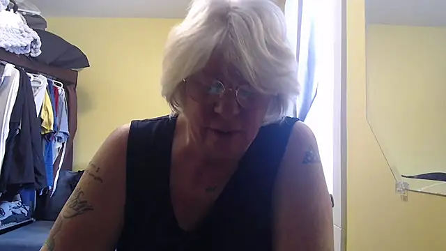 Snapshot of canadiancougar1965 chatting on 03/18/26, 03:37 canadiancougar1965 online show from 03/18/26, 03:37