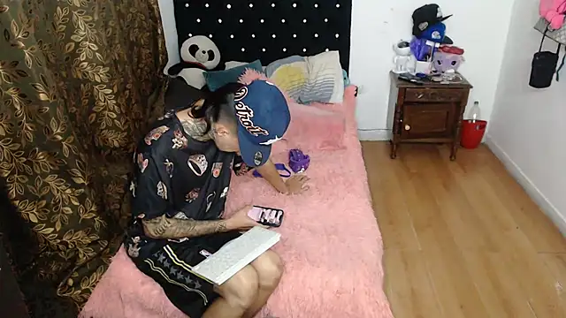 Snapshot of Kitty_and_jake chatting on 03/19/25, 02:37 Kitty and jake online show from 03/19/25, 02:37