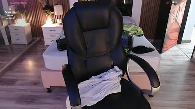 Sam mansson66 online show from 12/20/25, 02:46