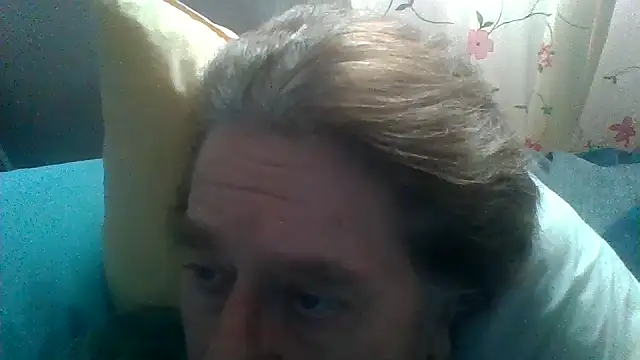 Snapshot of frankie7inch chatting on 05/19/26, 08:59 frankie7inch online show from 05/19/26, 08:59
