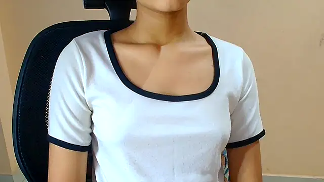 Snapshot of Chandani-Love chatting on 06/27/26, 12:44 Chandani-Love online show from 06/27/26, 12:44