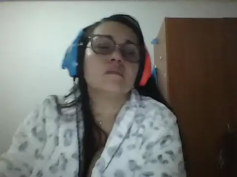 Snapshot of gaby0075 chatting on 12/10/24, 12:17 gaby0075 online show from 12/10/24, 12:17