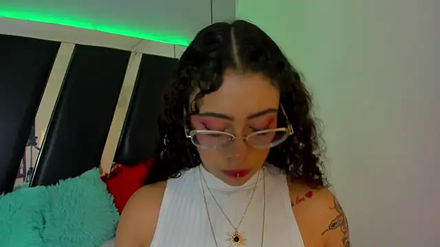 antonelllepiercee online show from 02/04/25, 11:38