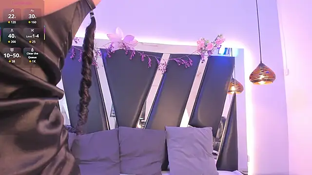 antonelllepiercee online show from 04/17/26, 11:24