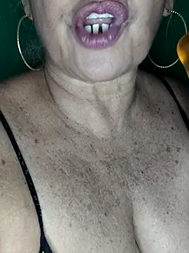 Kasandra Ho online show from 11/11/25, 07:14