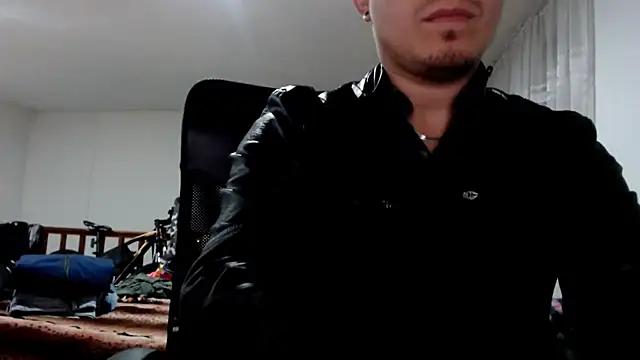 Snapshot of dragon1006 chatting on 02/11/25, 01:20 dragon1006 online show from 02/11/25, 01:20