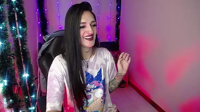 Snapshot of amelierouss chatting on 12/17/24, 11:59 amelierouss online show from 12/17/24, 11:59