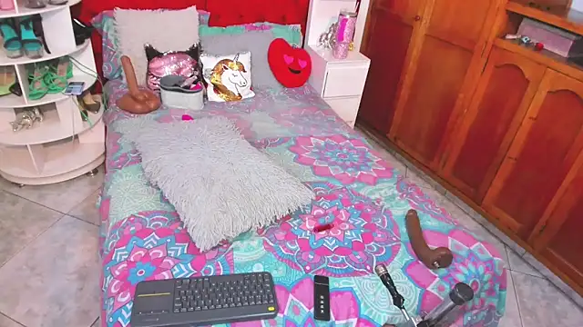 larafoxter online show from 03/21/26, 11:48