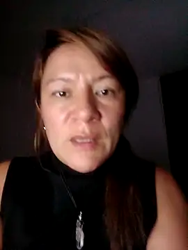 Snapshot of Skylar-Vox- chatting on 02/05/25, 11:39 Skylar-Vox- online show from 02/05/25, 11:39