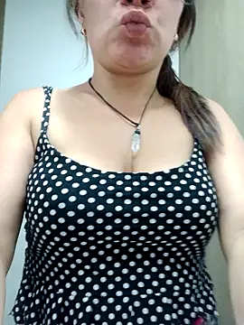 Snapshot of Skylar-Vox- chatting on 02/07/25, 01:58 Skylar-Vox- online show from 02/07/25, 01:58
