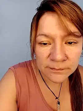Snapshot of Skylar-Vox- chatting on 02/10/25, 05:41 Skylar-Vox- online show from 02/10/25, 05:41