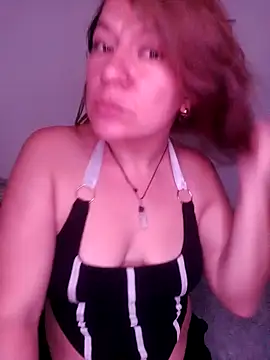 Snapshot of Skylar-Vox- chatting on 02/13/25, 02:01 Skylar-Vox- online show from 02/13/25, 02:01
