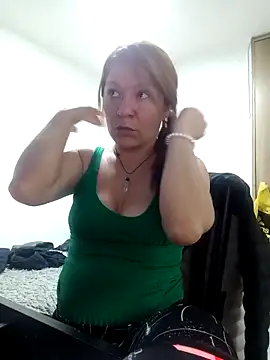 Snapshot of Skylar-Vox- chatting on 02/15/25, 12:48 Skylar-Vox- online show from 02/15/25, 12:48