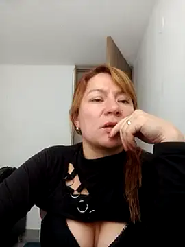 Snapshot of Skylar-Vox- chatting on 02/26/25, 03:08 Skylar-Vox- online show from 02/26/25, 03:08