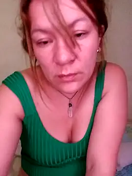 Snapshot of Skylar-Vox- chatting on 02/27/25, 08:06 Skylar-Vox- online show from 02/27/25, 08:06