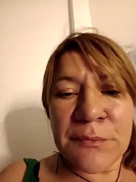 Snapshot of Skylar-Vox- chatting on 02/28/25, 01:15 Skylar-Vox- online show from 02/28/25, 01:15