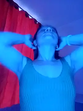 Snapshot of Skylar-Vox- chatting on 03/19/25, 11:06 Skylar-Vox- online show from 03/19/25, 11:06