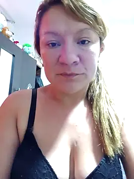 Snapshot of Skylar-Vox- chatting on 09/30/25, 10:48 Skylar-Vox- online show from 09/30/25, 10:48