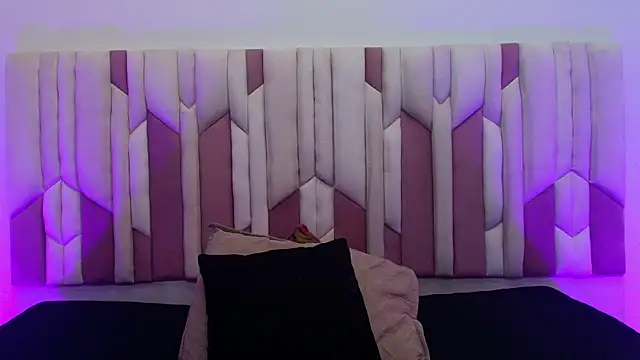 mia stanfort online show from 10/18/25, 07:14