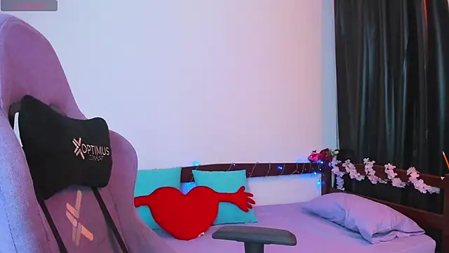  Moon Johnson online show from 02/25/26, 02:10