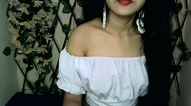 SUZY FROMUS online show from 02/02/25, 06:53