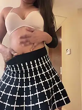 Snapshot of muni-baby chatting on 12/16/24, 02:57 muni-baby online show from 12/16/24, 02:57