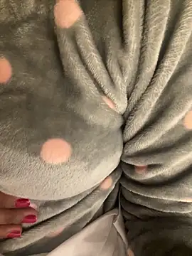 Snapshot of muni-baby chatting on 10/16/25, 02:56 muni-baby online show from 10/16/25, 02:56