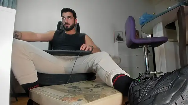 Snapshot of welcometo_hell chatting on 09/29/25, 05:18 welcometo hell online show from 09/29/25, 05:18