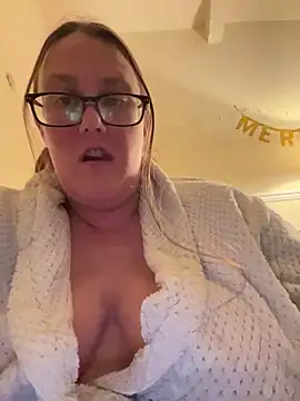 Snapshot of Foxy_Evie40XO chatting on 12/03/24, 07:55 Foxy Evie40XO online show from 12/03/24, 07:55