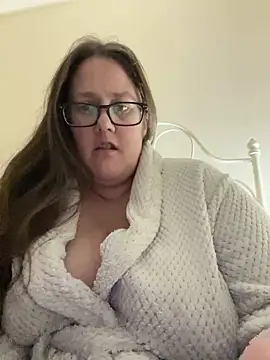 Snapshot of Foxy_Evie40XO chatting on 12/08/24, 05:22 Foxy Evie40XO online show from 12/08/24, 05:22