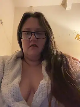 Snapshot of Foxy_Evie40XO chatting on 12/18/24, 06:32 Foxy Evie40XO online show from 12/18/24, 06:32
