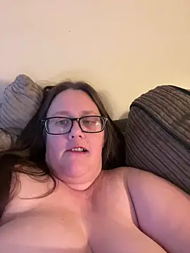 Snapshot of Foxy_Evie40XO chatting on 12/20/24, 11:37 Foxy Evie40XO online show from 12/20/24, 11:37