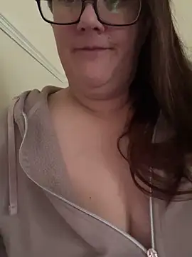 Snapshot of Foxy_Evie40XO chatting on 02/09/25, 10:09 Foxy Evie40XO online show from 02/09/25, 10:09