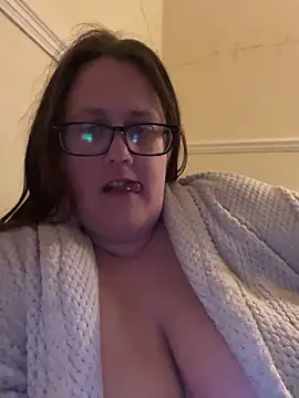 Snapshot of Foxy_Evie40XO chatting on 03/03/25, 11:03 Foxy Evie40XO online show from 03/03/25, 11:03