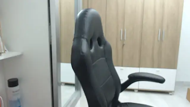 RoxanaLove9 online show from 03/22/25, 11:20