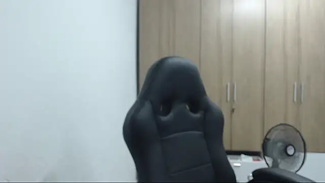 RoxanaLove9 online show from 09/24/25, 11:52