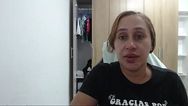 RoxanaLove9 online show from 10/12/25, 11:59