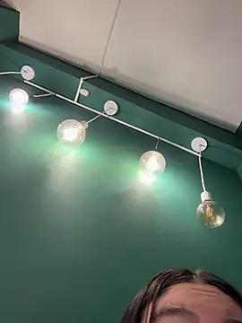 Annie9  online show from 12/03/25, 03:36