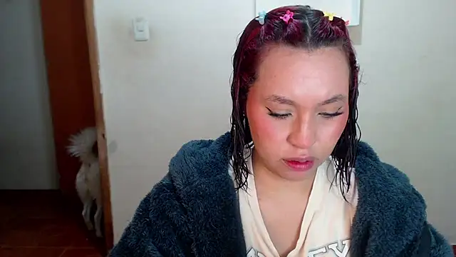 annie3 online show from 01/18/25, 02:36